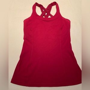Lululemon sports tank top with shelf bra